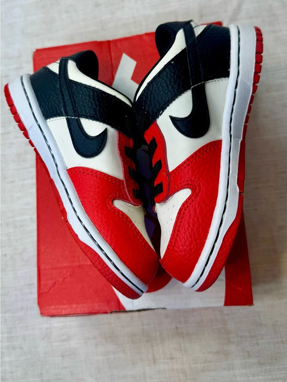 Nike Kids Dunk Low in Red, White & Black EUC